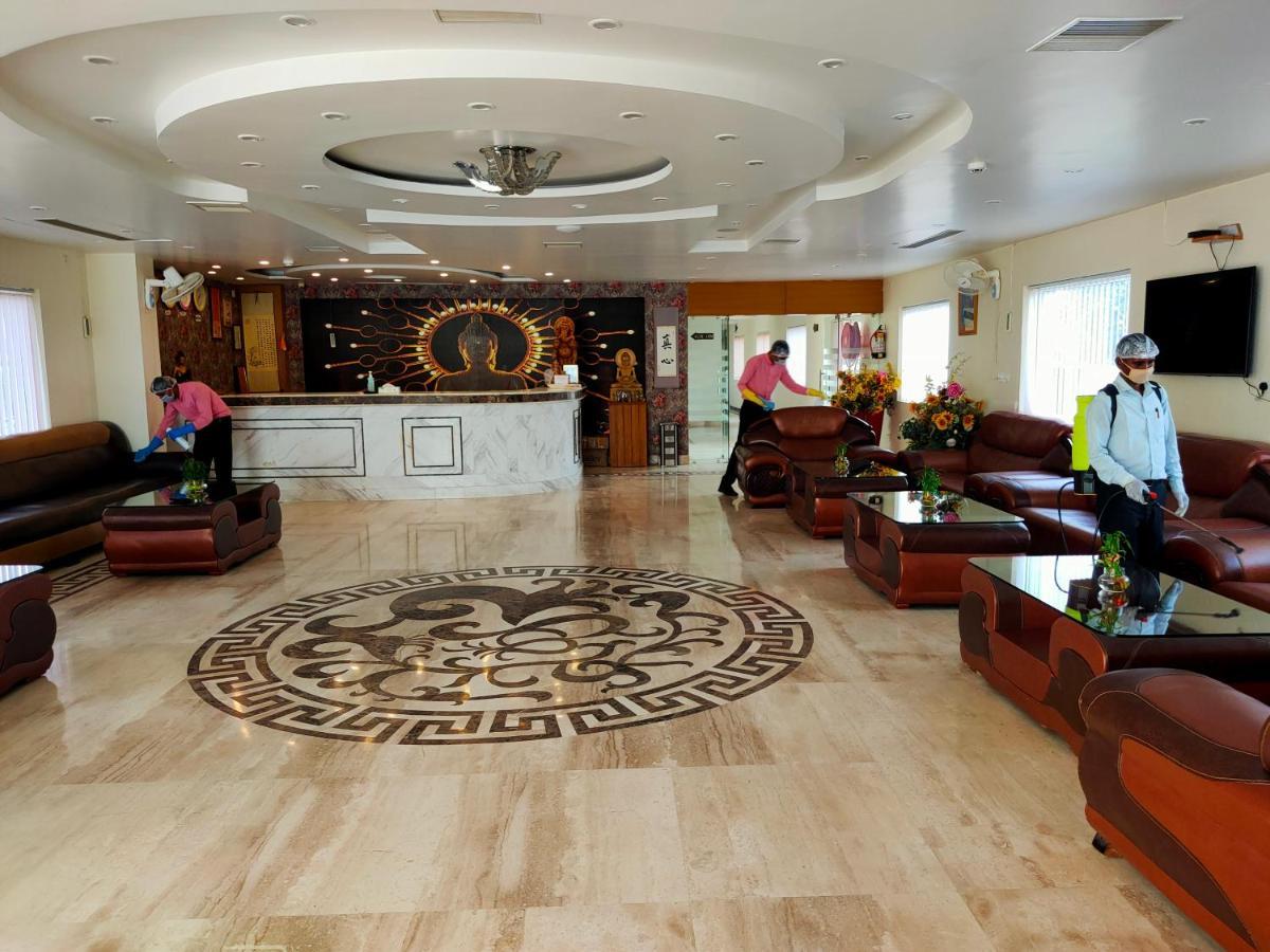 Hotel Anand International Bodh Gaya Exteriör bild