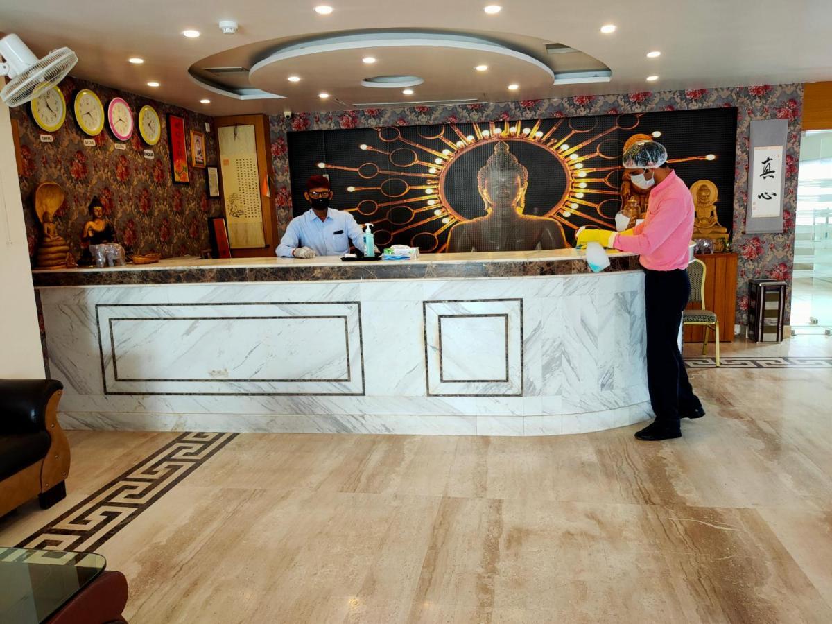 Hotel Anand International Bodh Gaya Exteriör bild